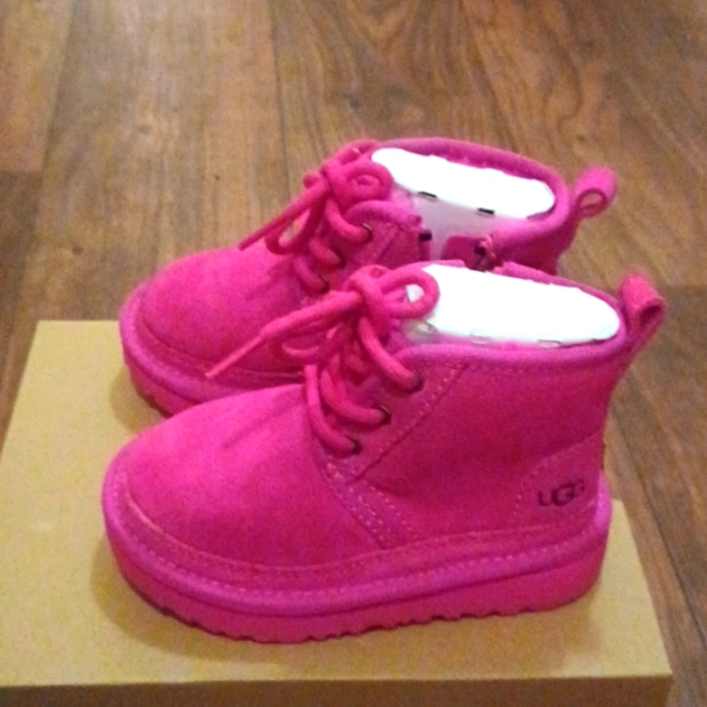 Ugg Neumel ll toddler boots